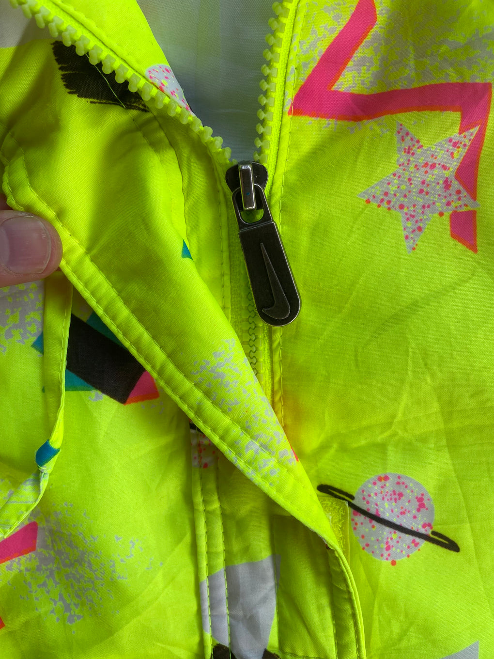 Vintage 90s Nike 'Neon Squiggle' Ski Jacket (XL)